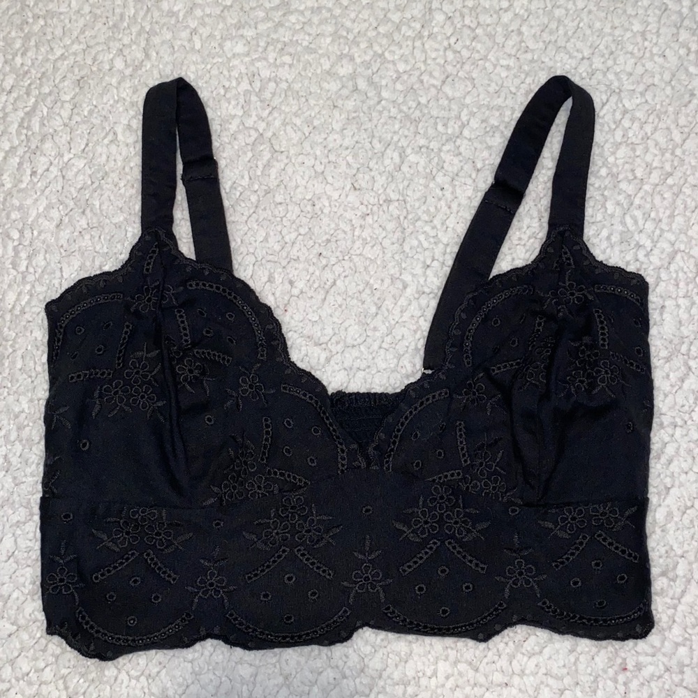 black crop top w/ flower design!